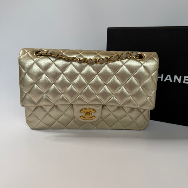 Chanel Metallic Gold Lambskin Quilted Classic Flap GHW