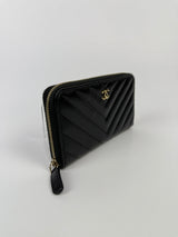 Chanel Wallet In Black Lambskin Chevron