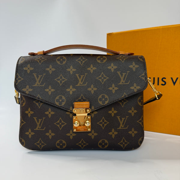 Louis Vuitton Pochette Métis Bag