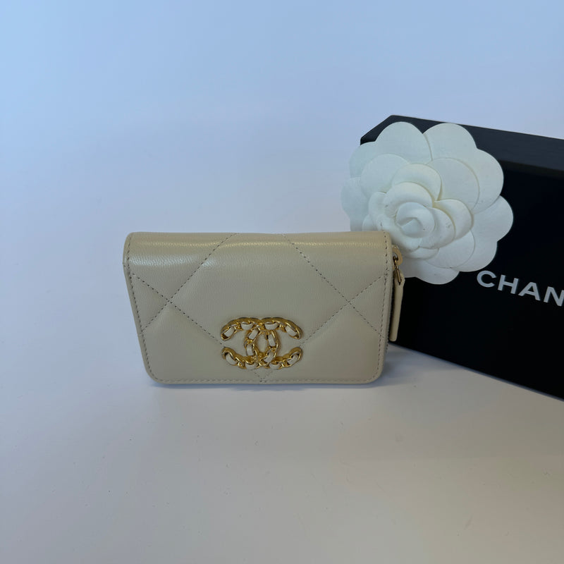 chanel 19 coin pouch