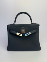 Hermès Kelly 28 In Gris Misty Togo Leather With PHW