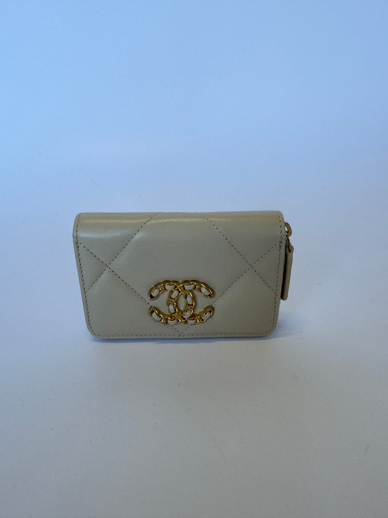 chanel 19 coin pouch