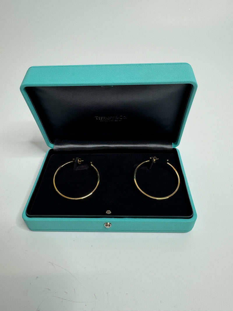 Tiffany & Co T Wire Hoop Earrings In 18kt Gold