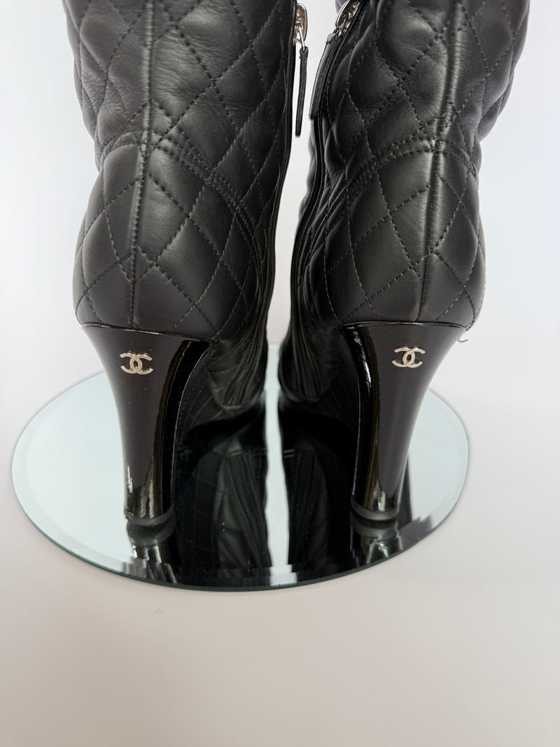 Chanel Diamond Quilted Knee Boots (Size 37.5/UK4.5)