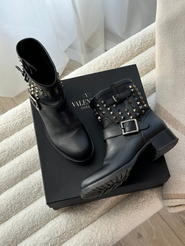 Valentino Rockstud Ankle Boots (Size40/UK7)