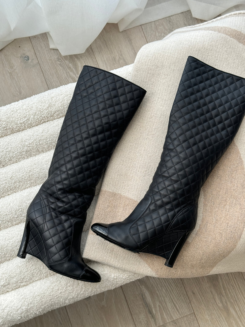 Chanel Diamond Quilted Knee Boots (Size 37.5/UK4.5)