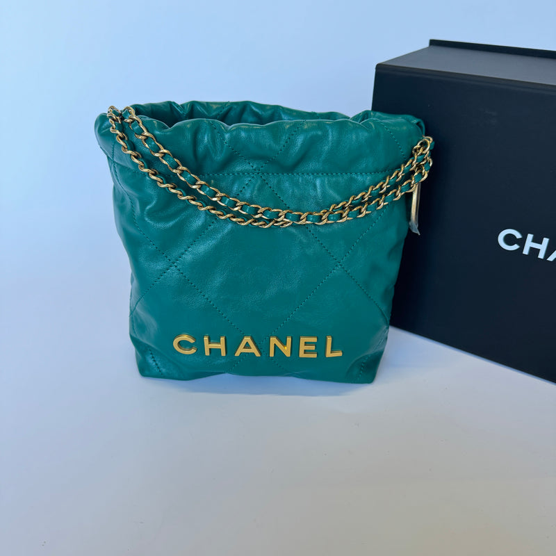 chanel 22 mini bag green calfskin ghw