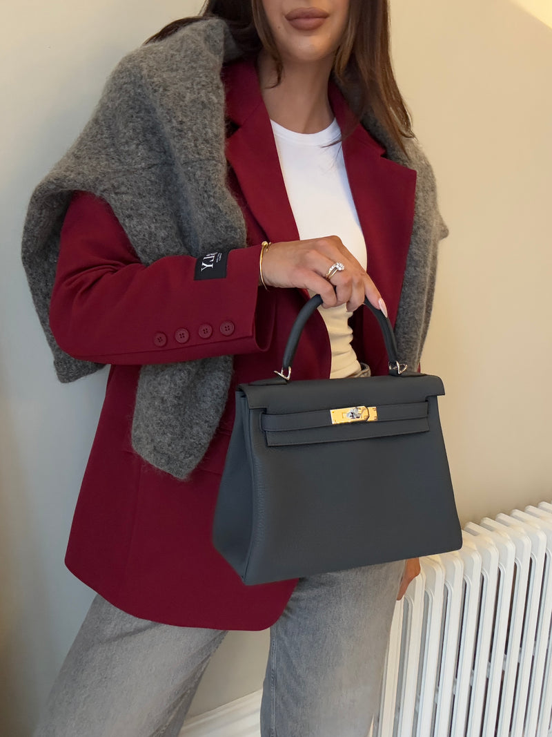 Hermès Kelly 28 In Gris Misty Togo Leather With PHW