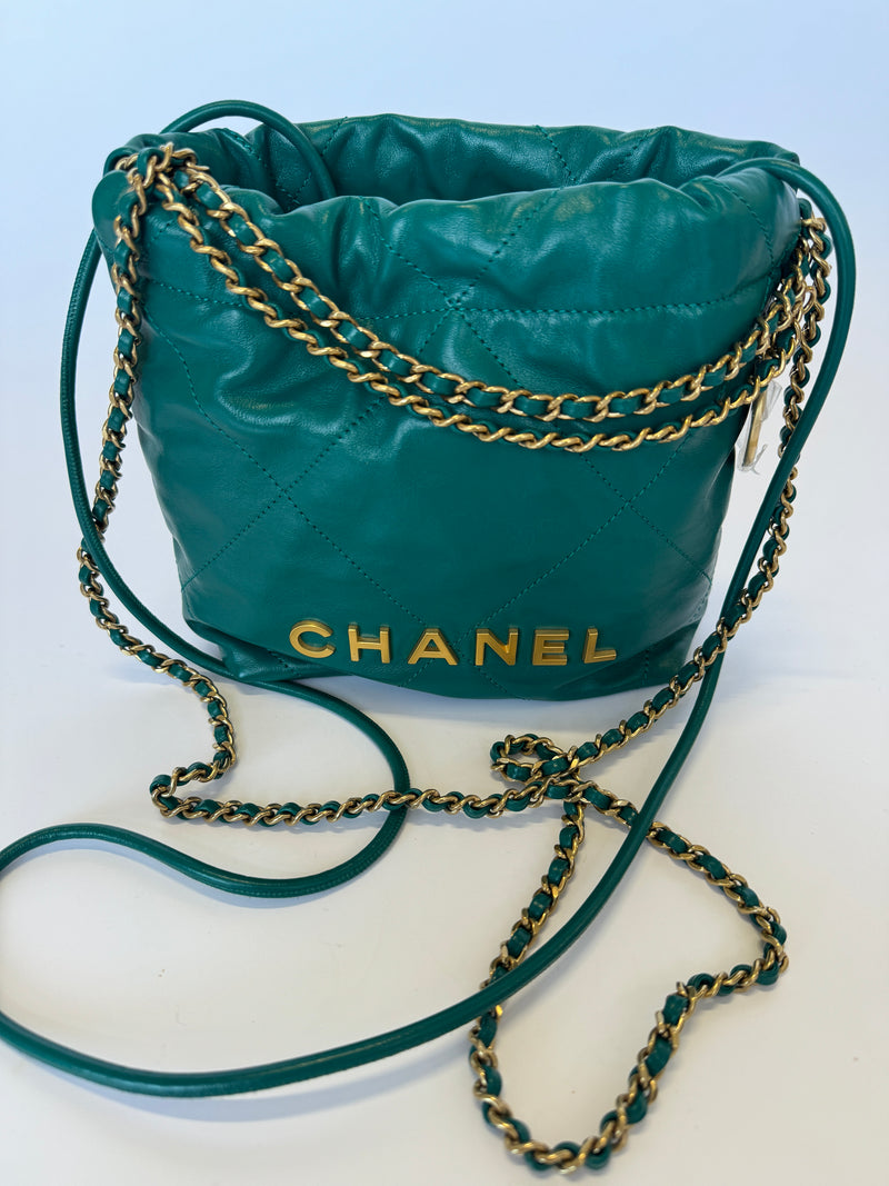 chanel 22 mini bag green calfskin ghw