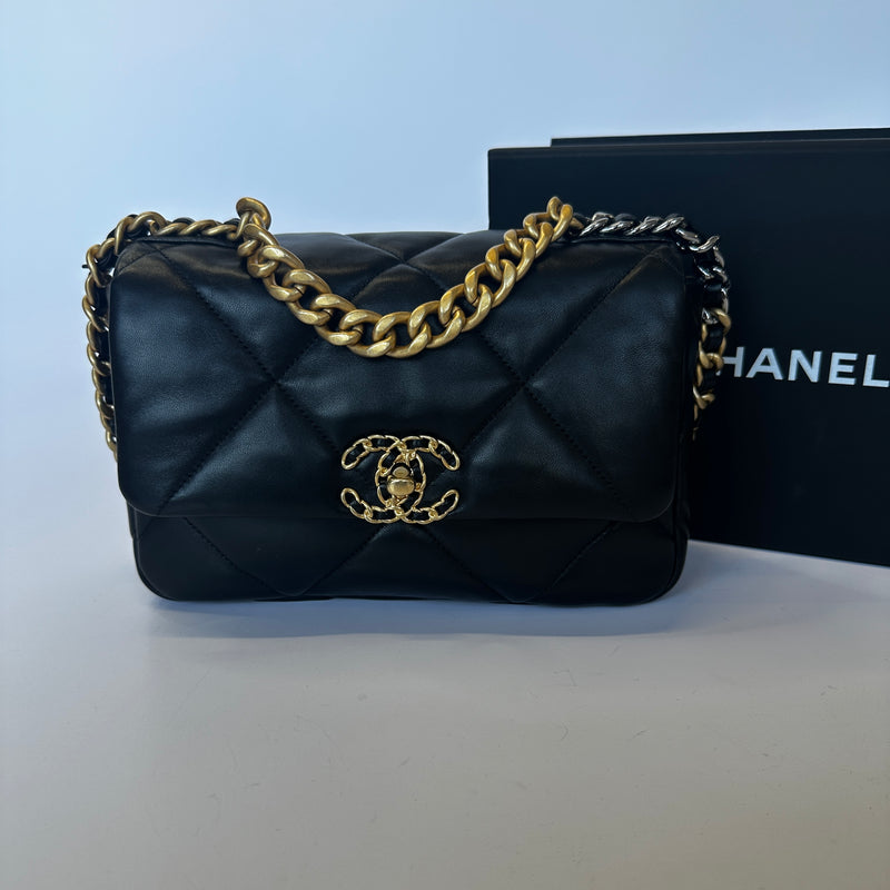 chanel 19 small in black lambskin leather 4